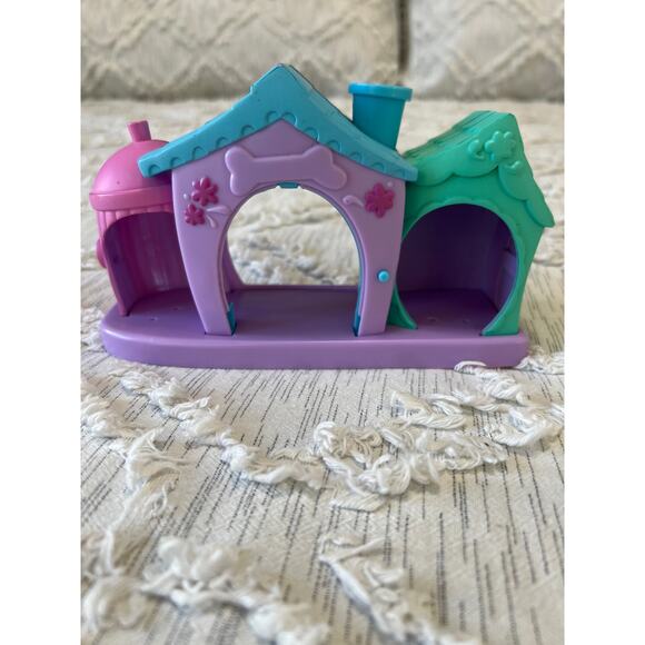 Littlest Pet Shop Playful Puppies Dog House Toy 2004 Playset Only No Pets - Picture 1 of 7